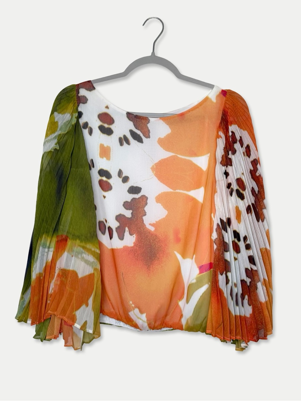 Alice + Olivia S Pleated Bell Sleeve Abstract Floral Blouse Statement Top